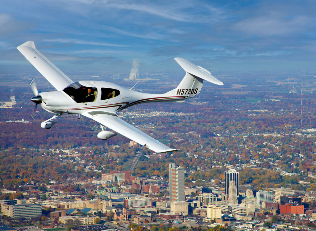 DA40 Flying over Fort Wayne